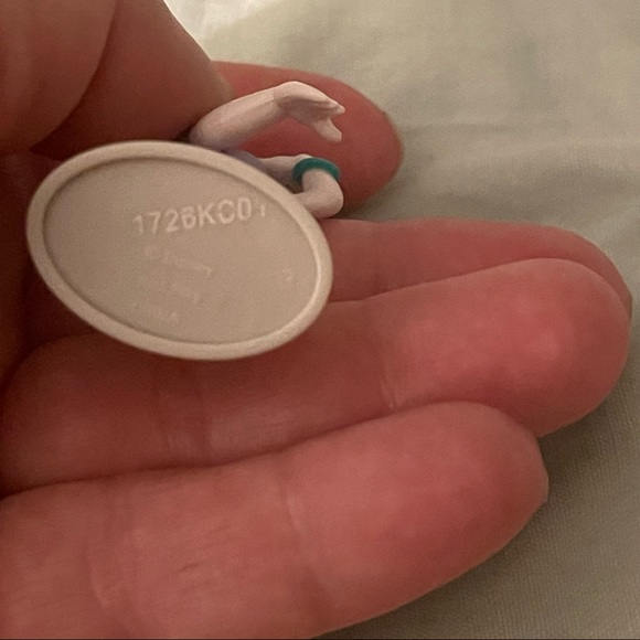 Vintage Disney Daisy duck figurine - Picture 2 of 3